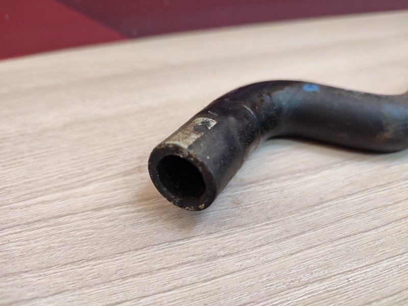 Трубка вентиляции картера