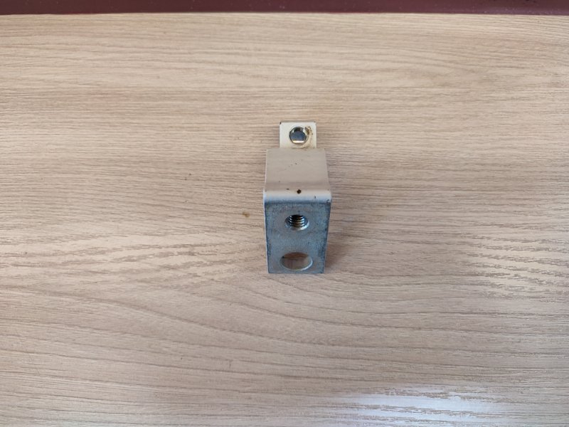 Петля двери