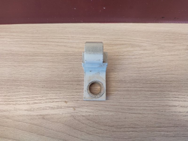 Петля двери