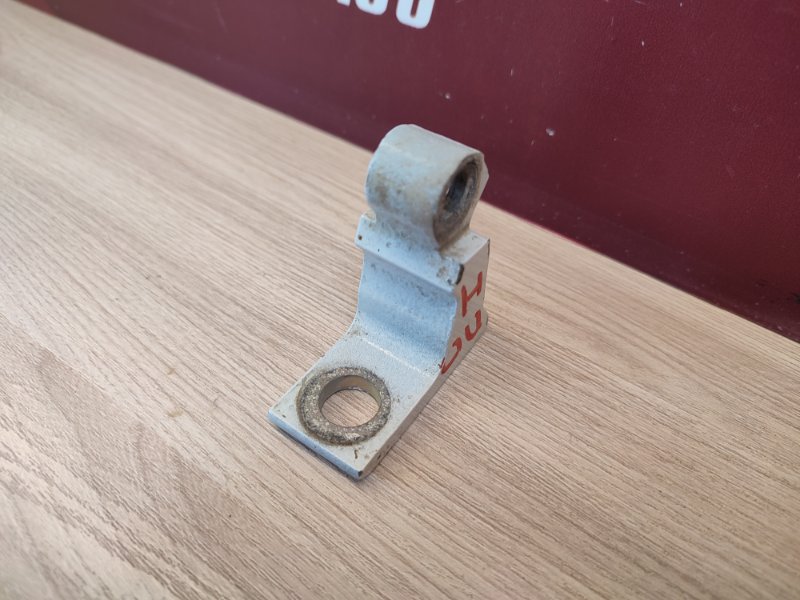 Петля двери