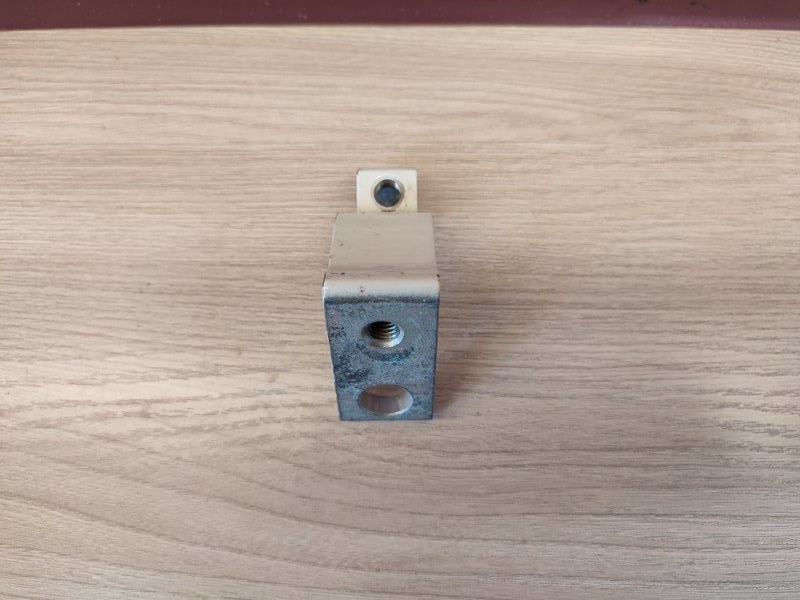 Петля двери