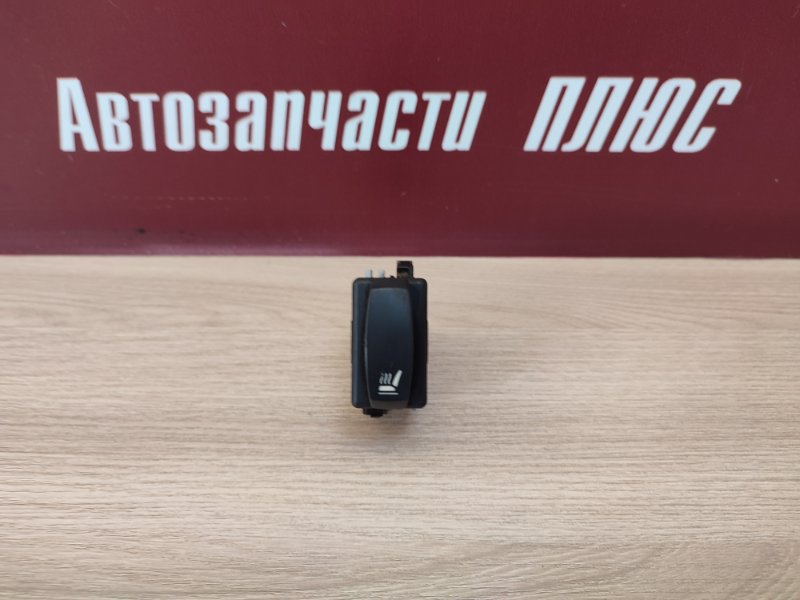 Кнопка обогрева сидений