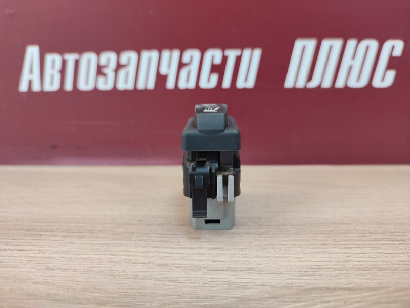 Кнопка обогрева сидений