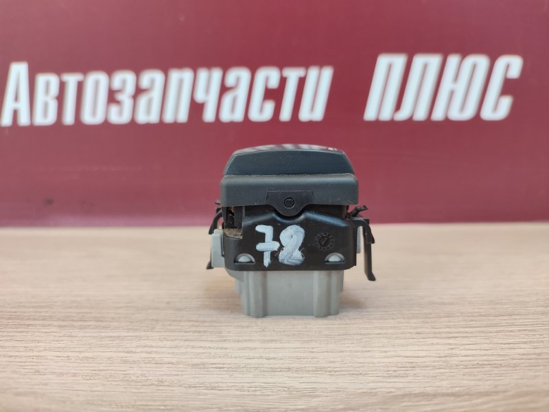 Кнопка обогрева сидений