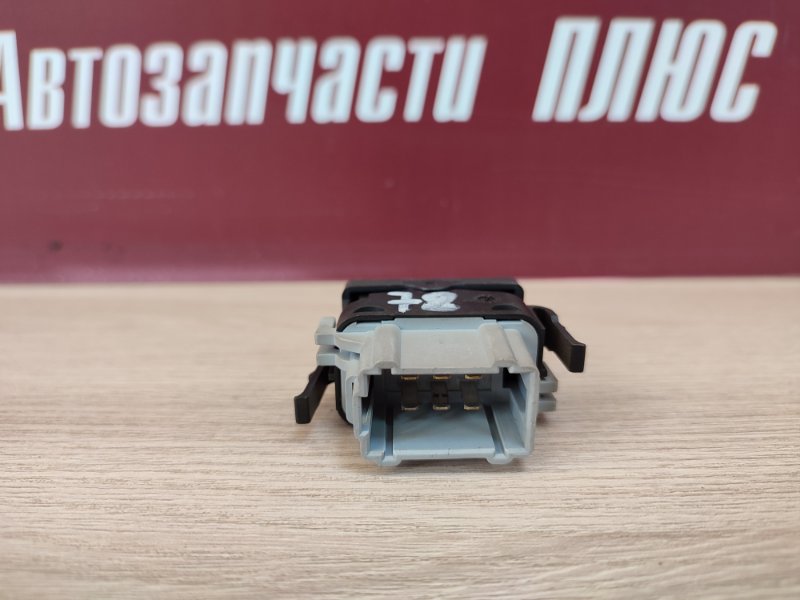 Кнопка обогрева сидений