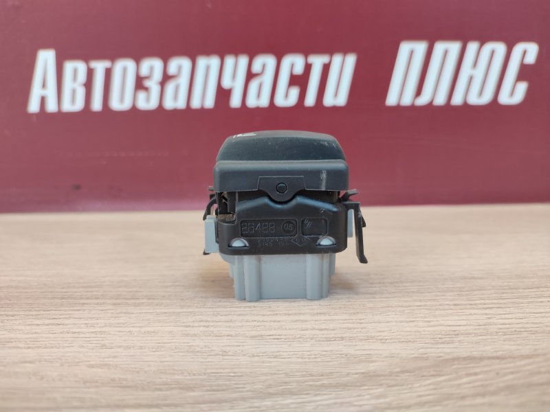 Кнопка обогрева сидений