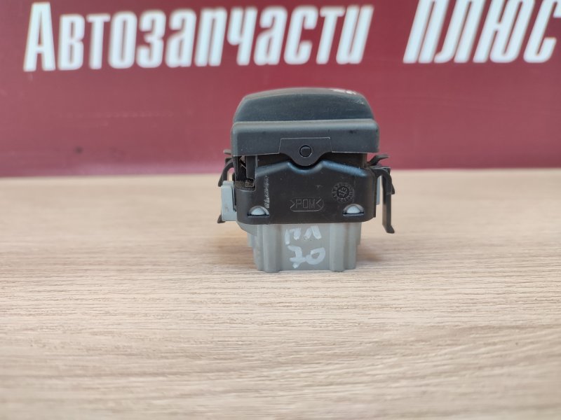 Кнопка обогрева сидений