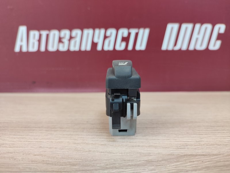 Кнопка обогрева сидений