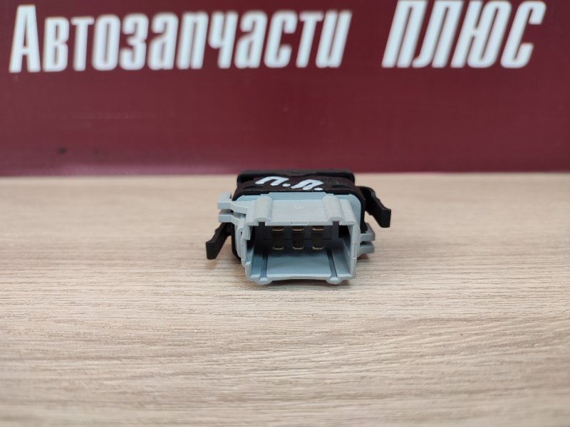 Кнопка обогрева сидений