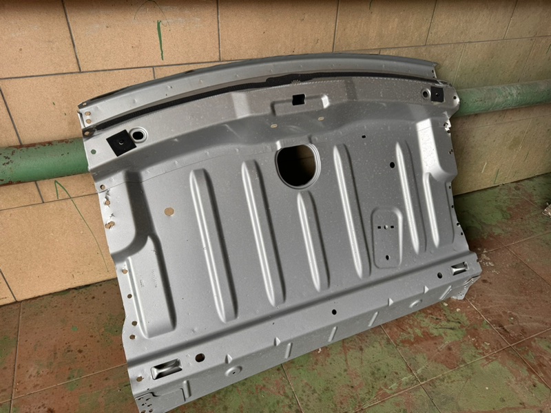 Задняя полка