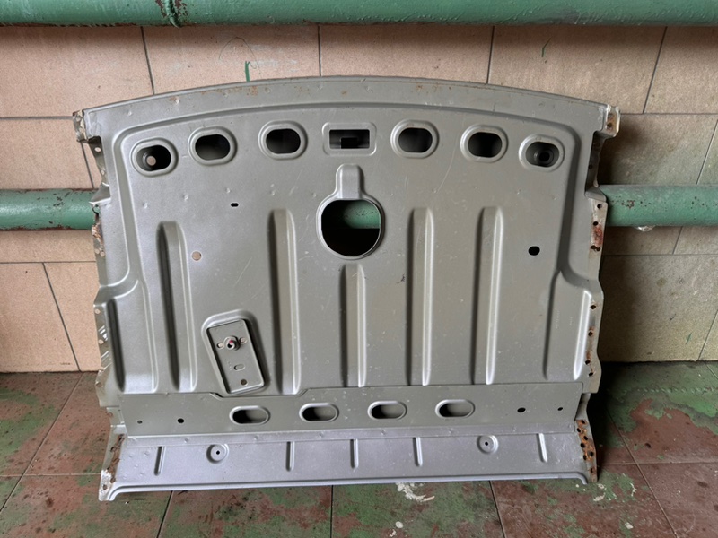 Задняя полка