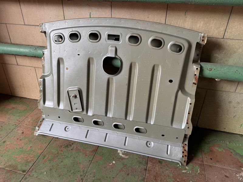 Задняя полка