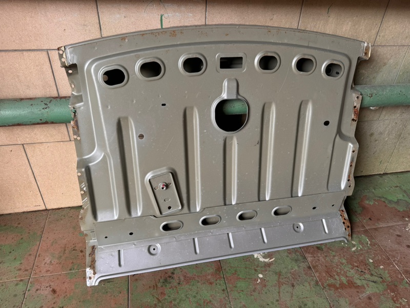 Задняя полка