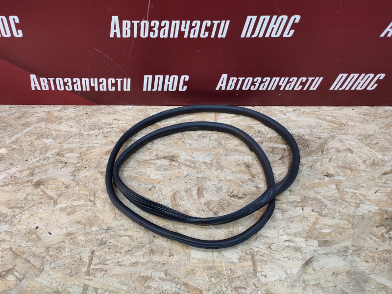 Уплотнитель     двери