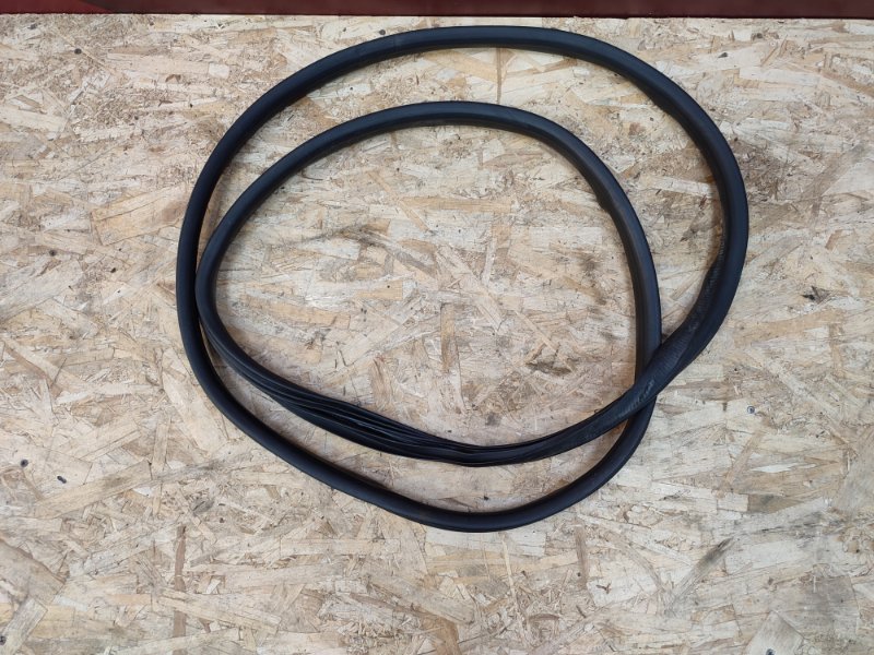 Уплотнитель     двери