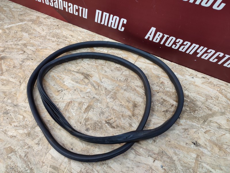 Уплотнитель     двери