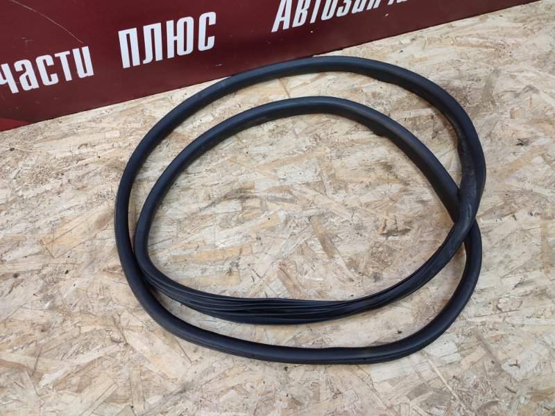 Уплотнитель     двери