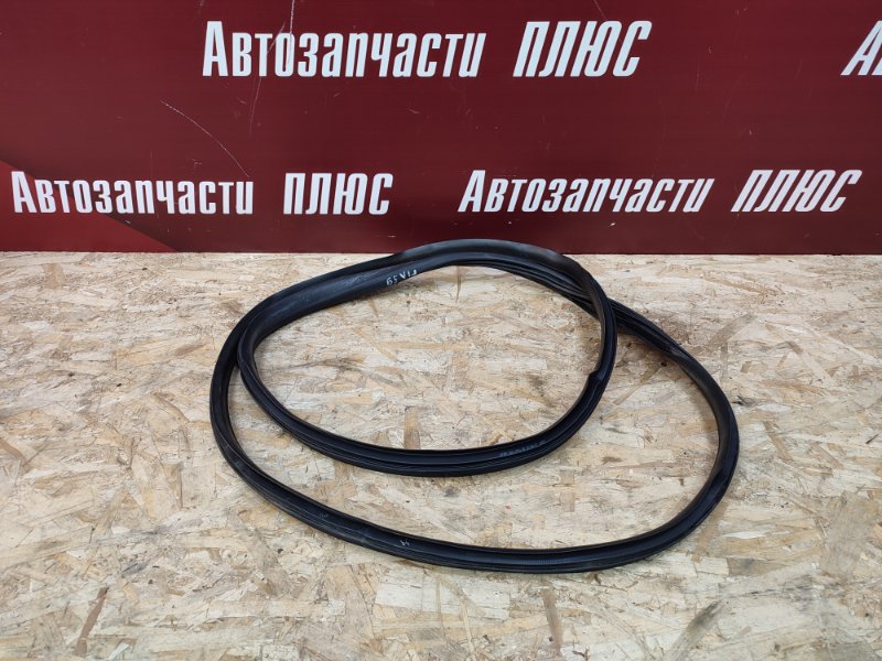 Уплотнитель     двери