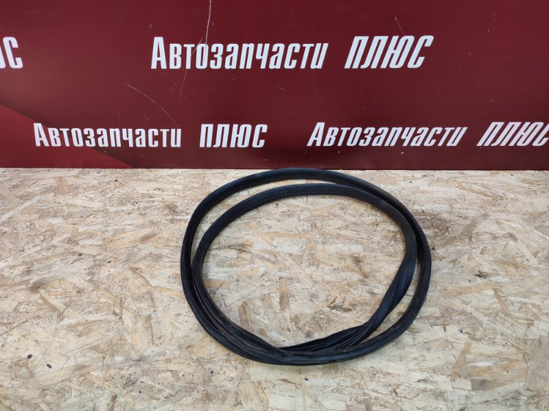 Уплотнитель      двери