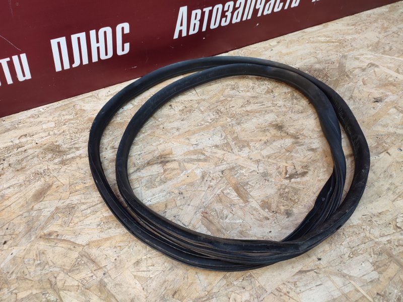 Уплотнитель      двери