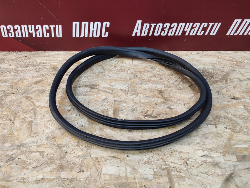 Уплотнитель      двери