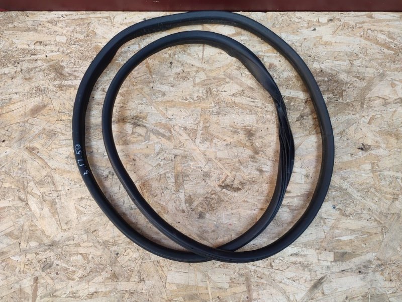 Уплотнитель двери