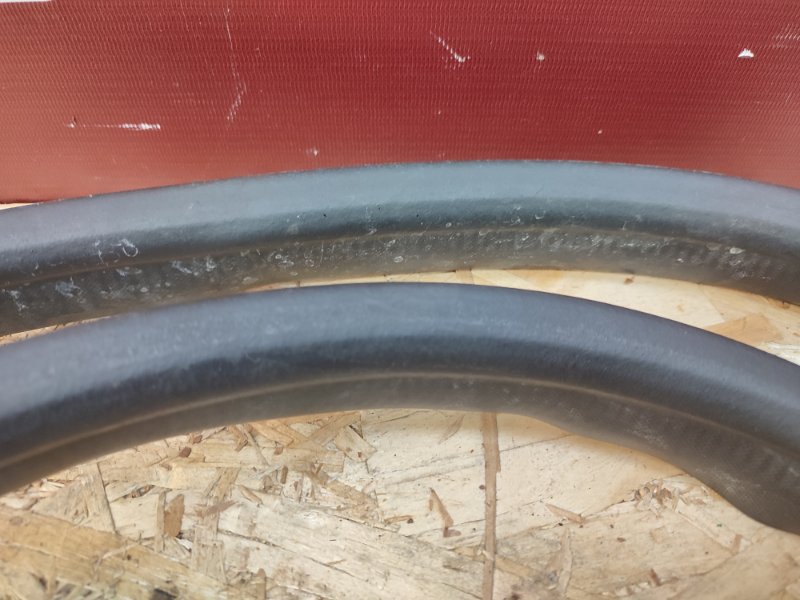 Уплотнитель двери