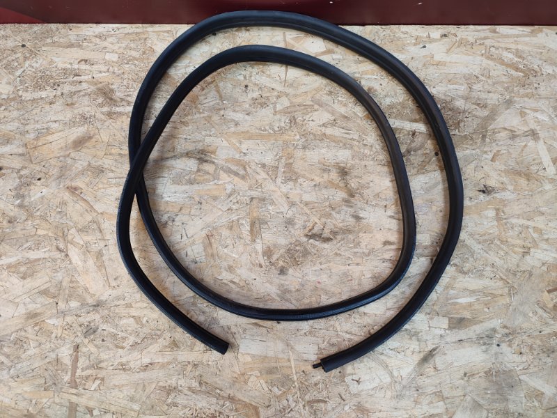 Уплотнитель проема      двери