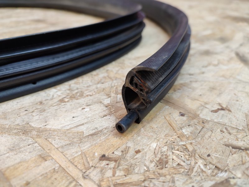 Уплотнитель проема      двери