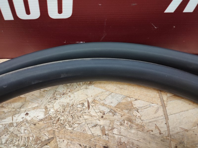 Уплотнитель двери