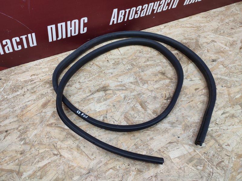 Уплотнитель двери