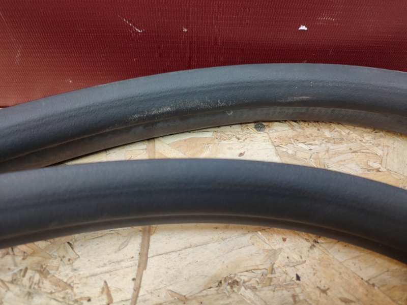 Уплотнитель двери