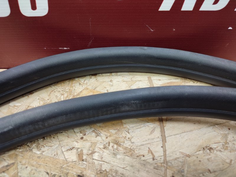 Уплотнитель проема      двери