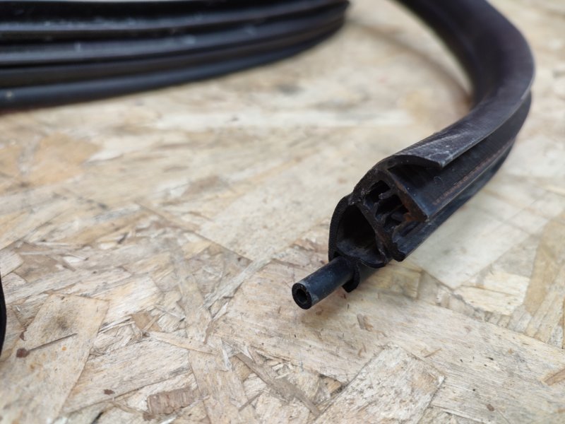 Уплотнитель проема      двери