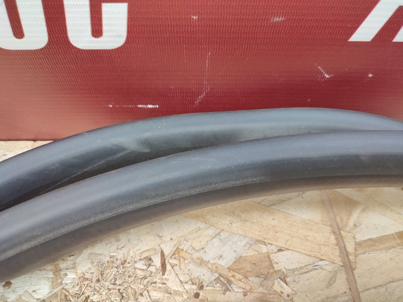 Уплотнитель двери