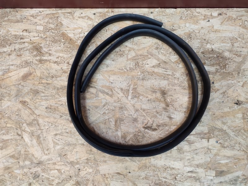 Уплотнитель двери