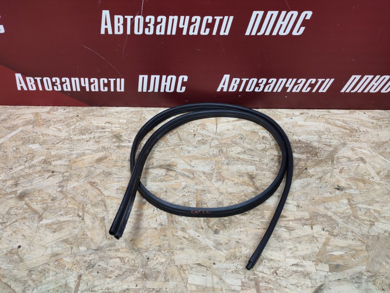 Уплотнительная резинка крышки багажника