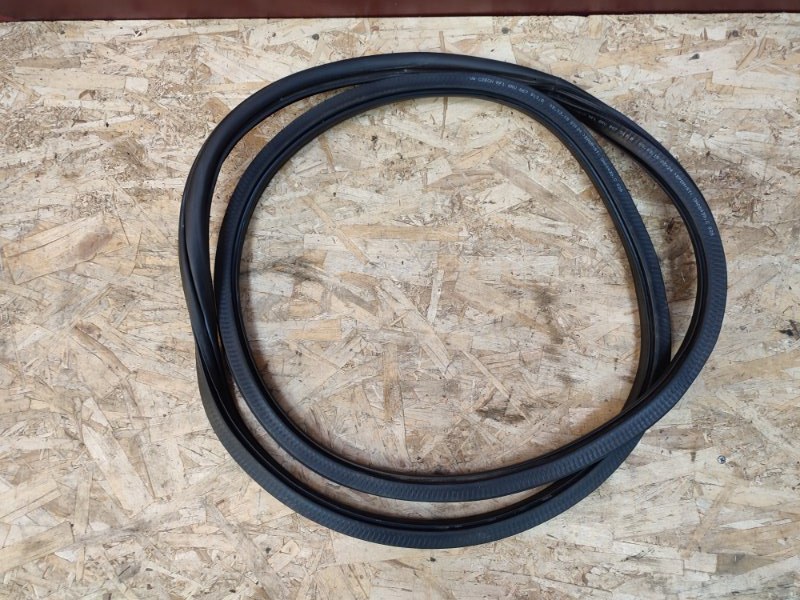 Уплотнитель двери