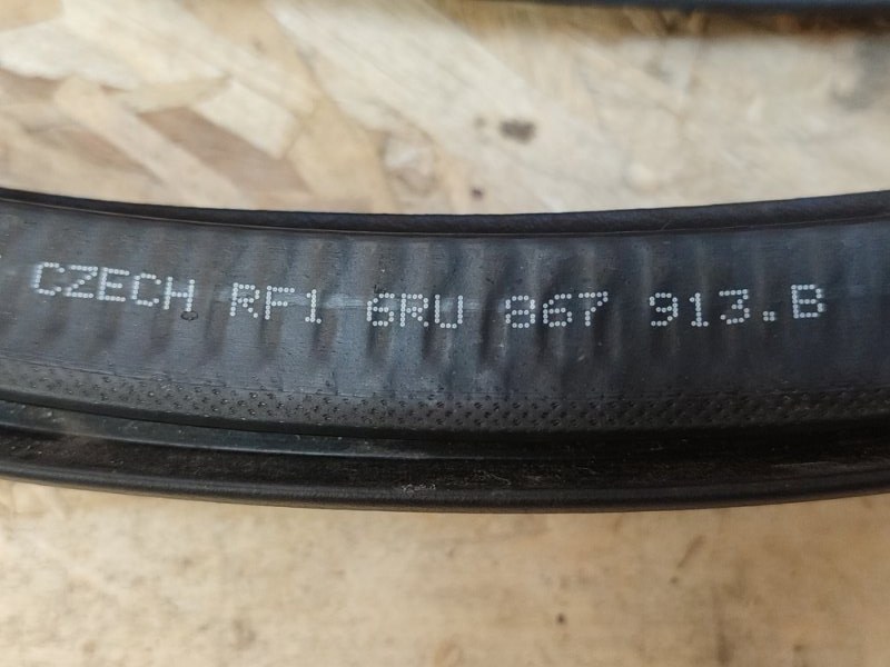 Уплотнитель двери