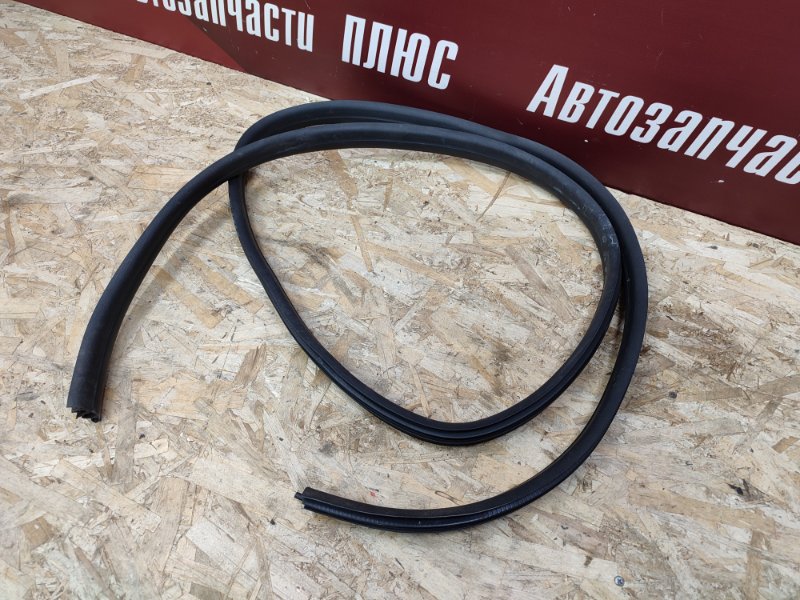 Уплотнитель проема      двери