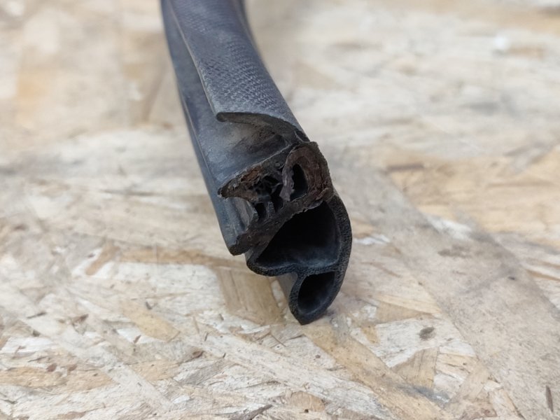 Уплотнитель проема      двери