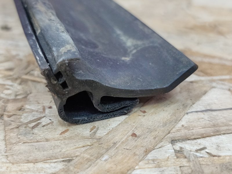 Уплотнительная резинка крыши