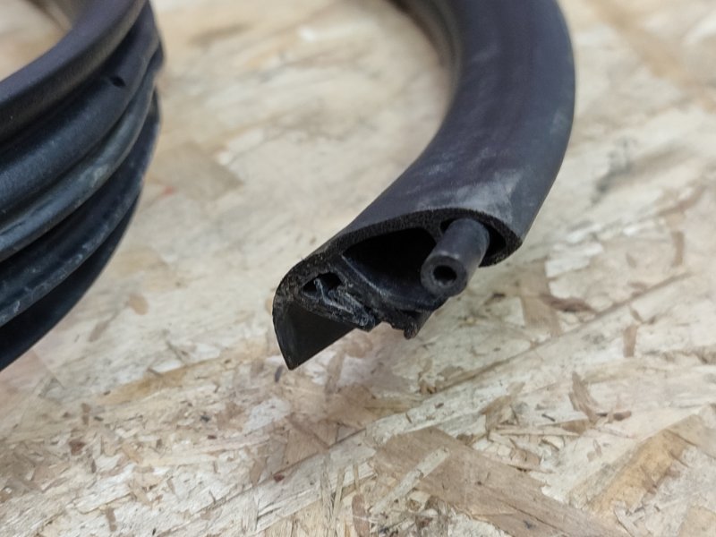 Уплотнитель проема      двери