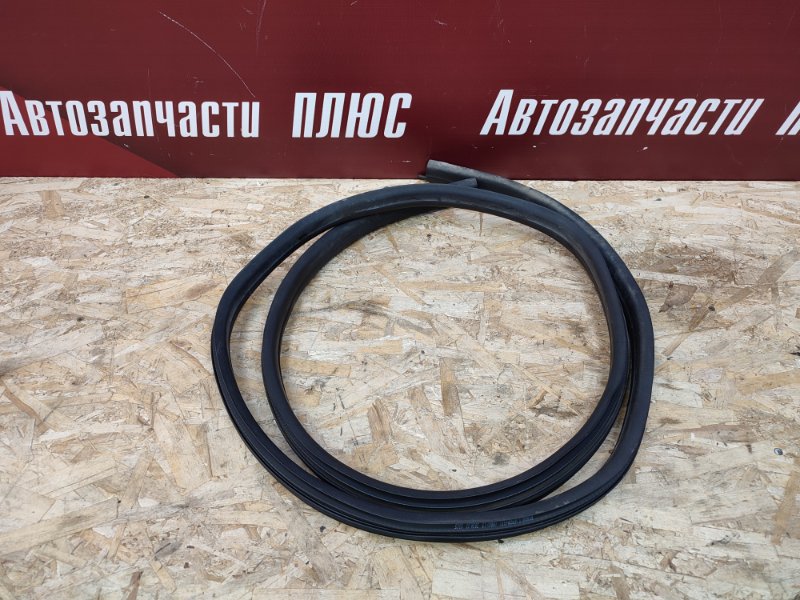 Уплотнитель двери