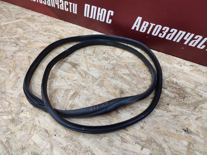 Уплотнитель двери