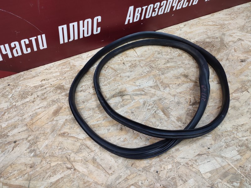 Уплотнитель двери