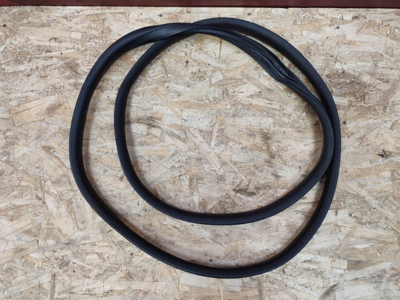 Уплотнитель двери