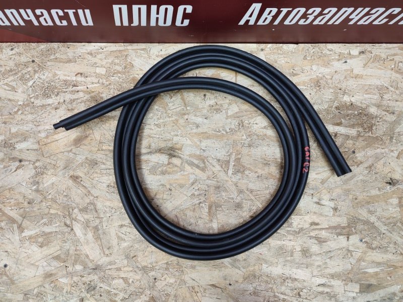 Уплотнительная резинка крышки багажника