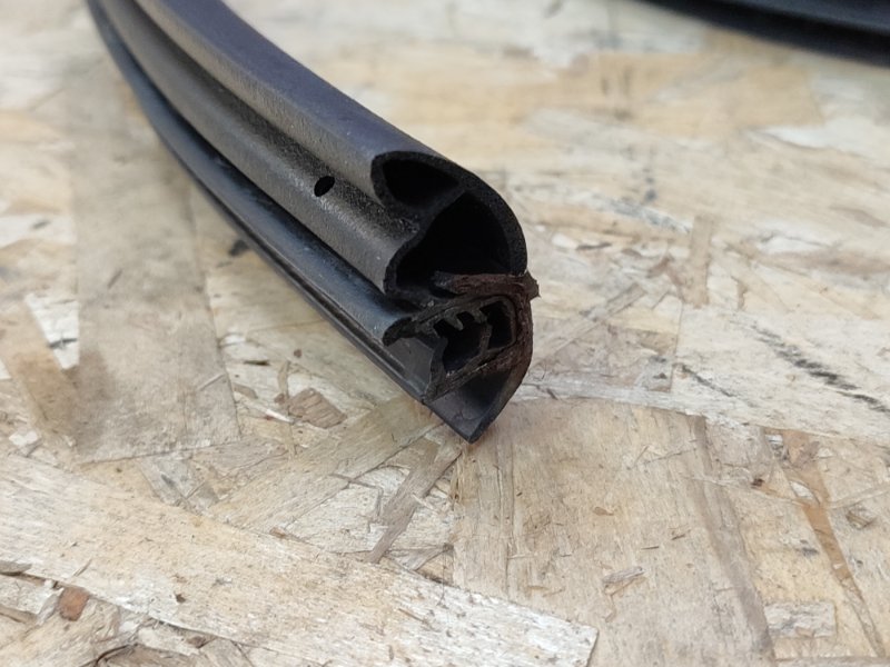 Уплотнитель проема      двери