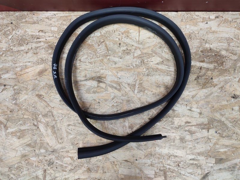 Уплотнитель двери